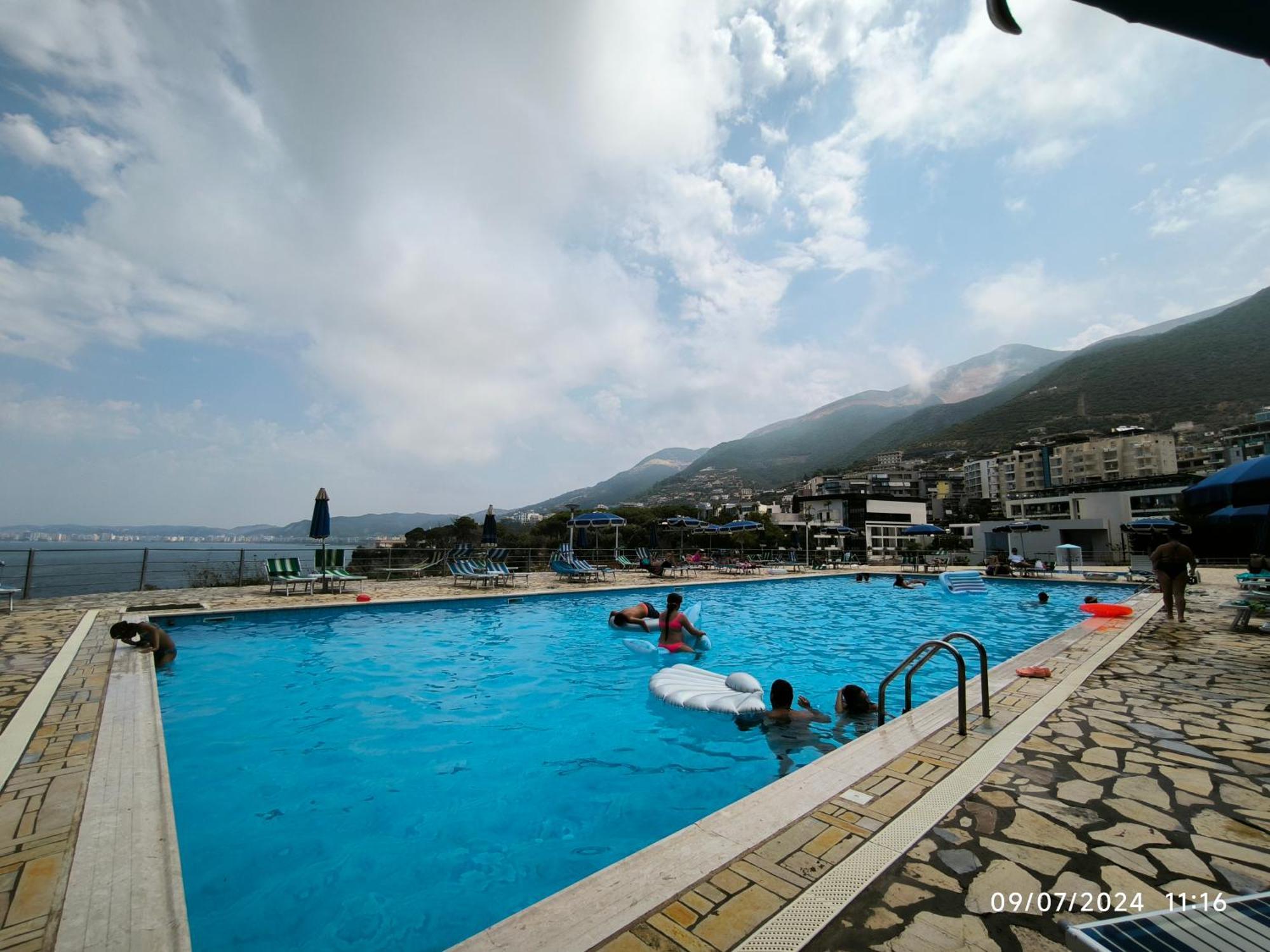 Matthews Beach House Vlora Kültér fotó