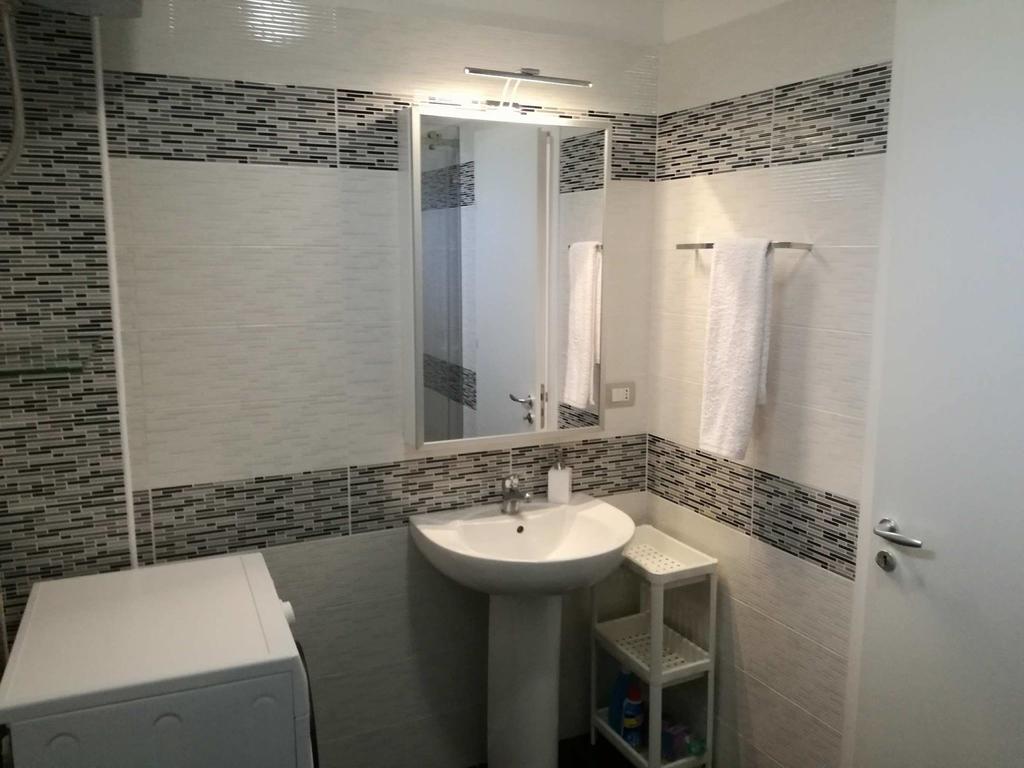 Matthews Beach House Vlora Kültér fotó